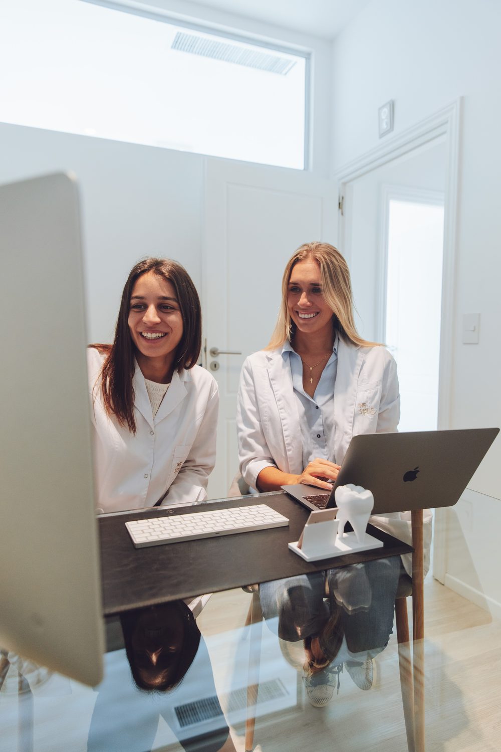 Paula Elías y Josefina Houlin, fundadoras de We Smile